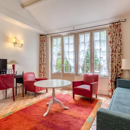 Relais Hôtelier Douce France Hotel *