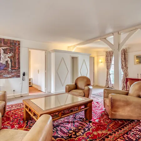 Relais Hôtelier Douce France Hotel